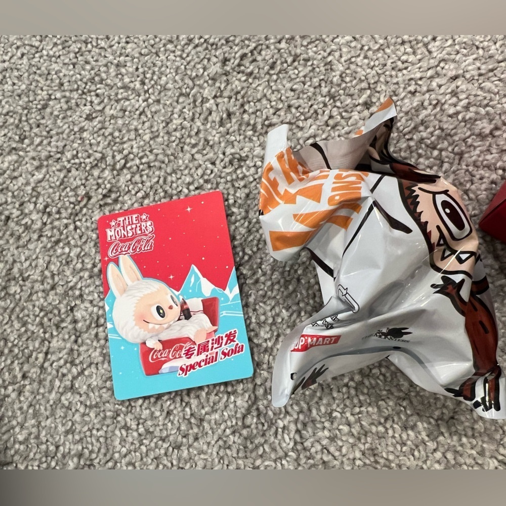 Pop mart Labubu The Monsters Coca Cola Series "Special Sofa" Confirmed - Picture 5 of 6